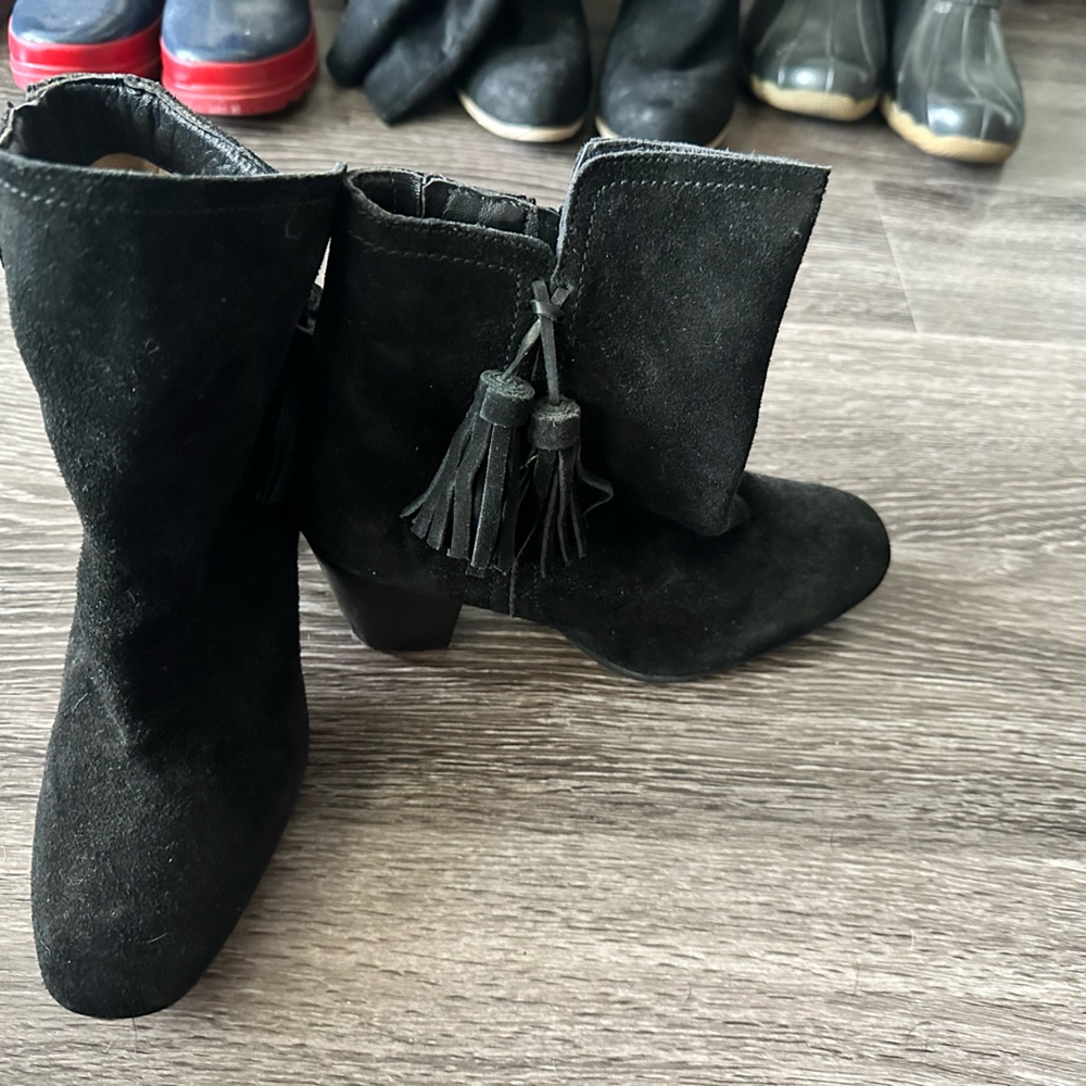 HUSH PUPPIES
Women's Hush Puppies, Black Billie Boot size 9 Suede